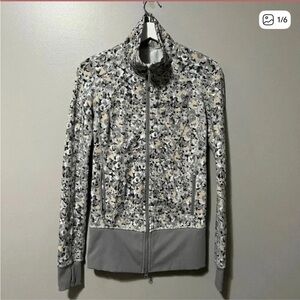 Lululemon hoodie size 4
